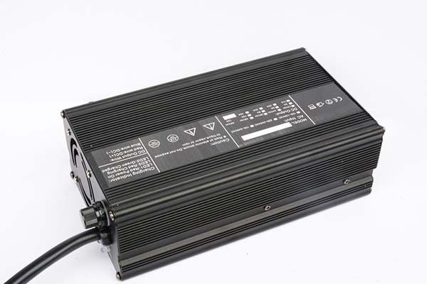 24V15A电动车充电器